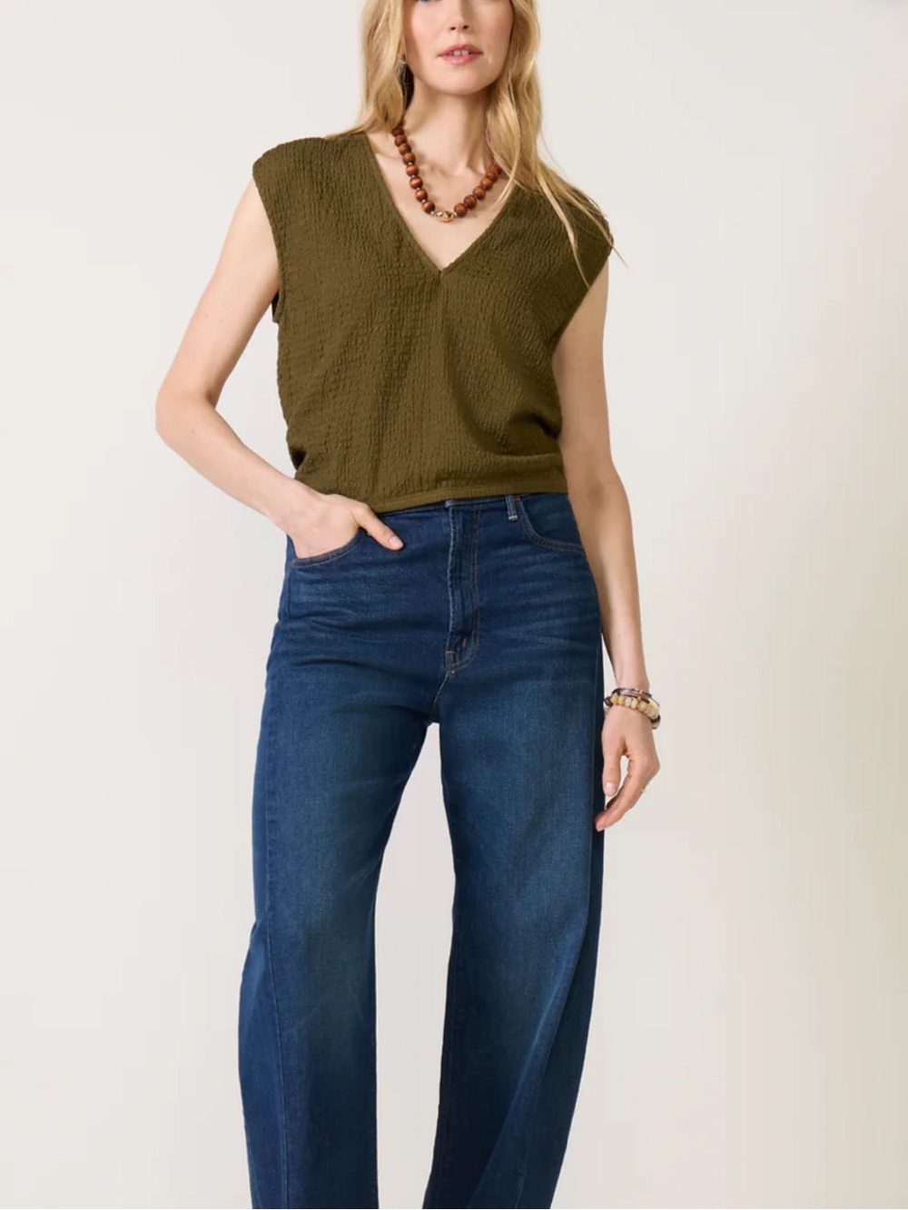 NWT Evereve Savanna Pucker V-Neck Tie Back Textured Top in Olive (Size XS) - Picture 2 of 13